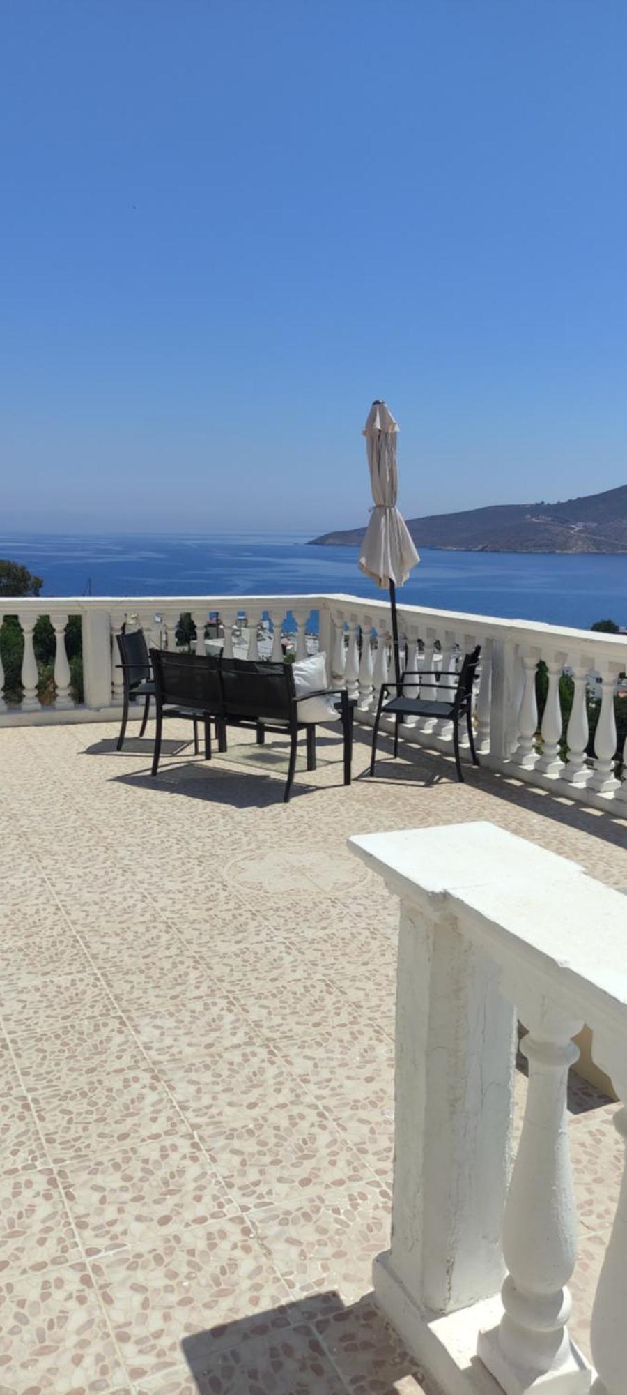 Nikos * Livadia (Tilos)