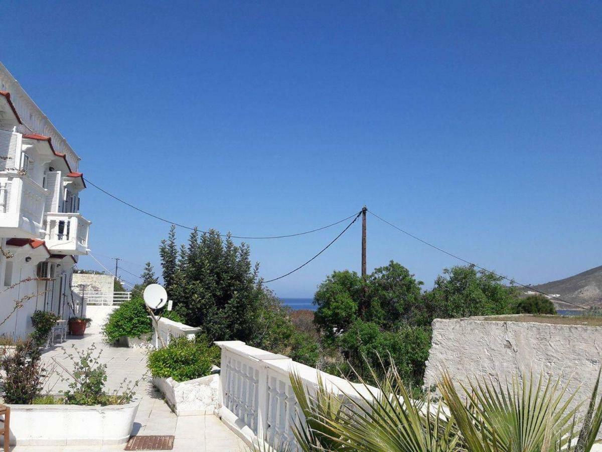 Nikos * Livadia (Tilos)