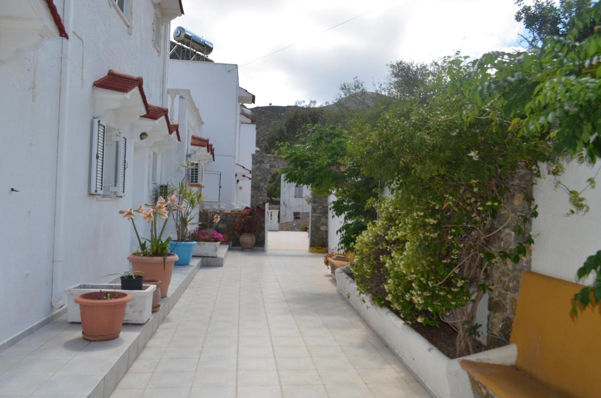 Apartment Nikos Livadia (Tilos)